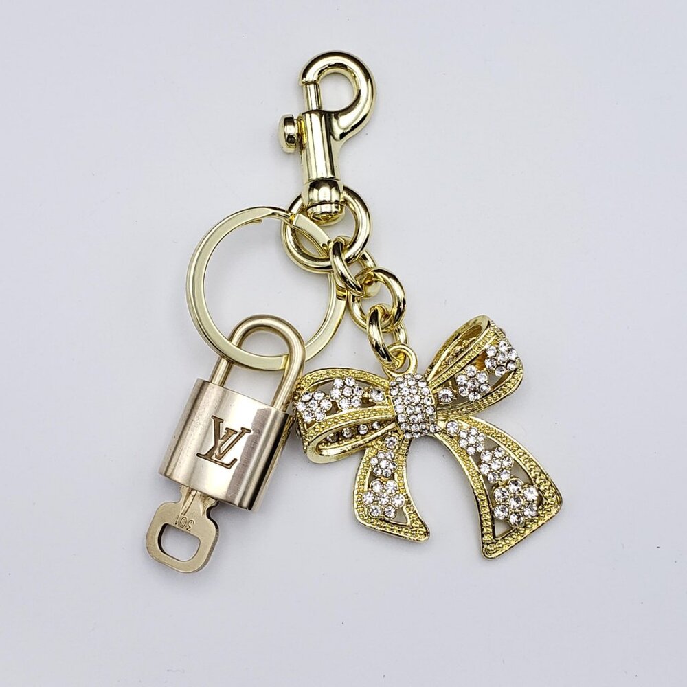 Louis Vuitton Gold Lock & Key 🔑 Authentic LV Unbranded Ribbon Keychain Charm - Picture 1 of 11